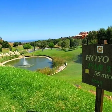 Apartment La Mairena - Chic Getaway With Sea & Mountain Views, And Sports Marbella